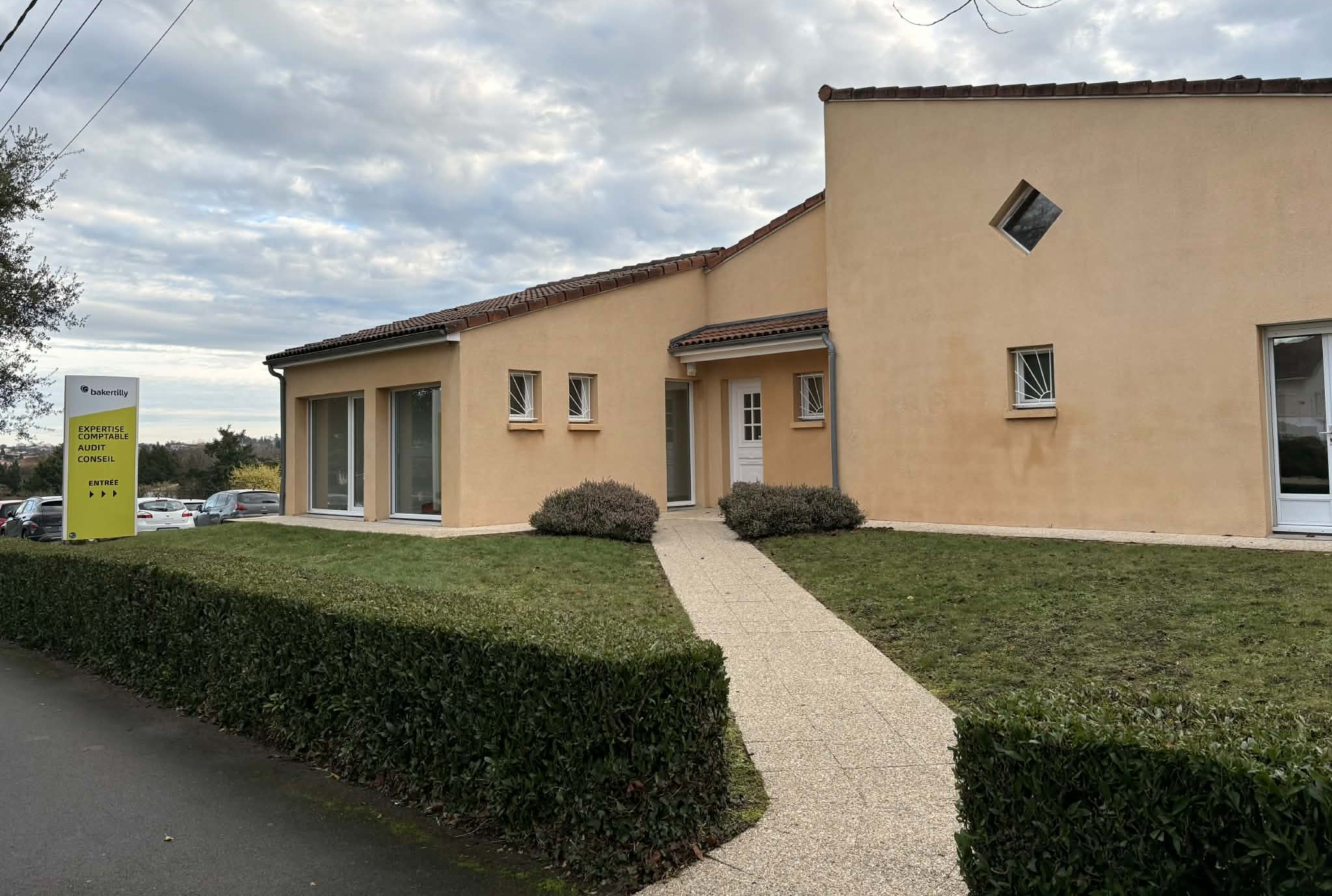vue extérieure bureau baker tilly cerizay