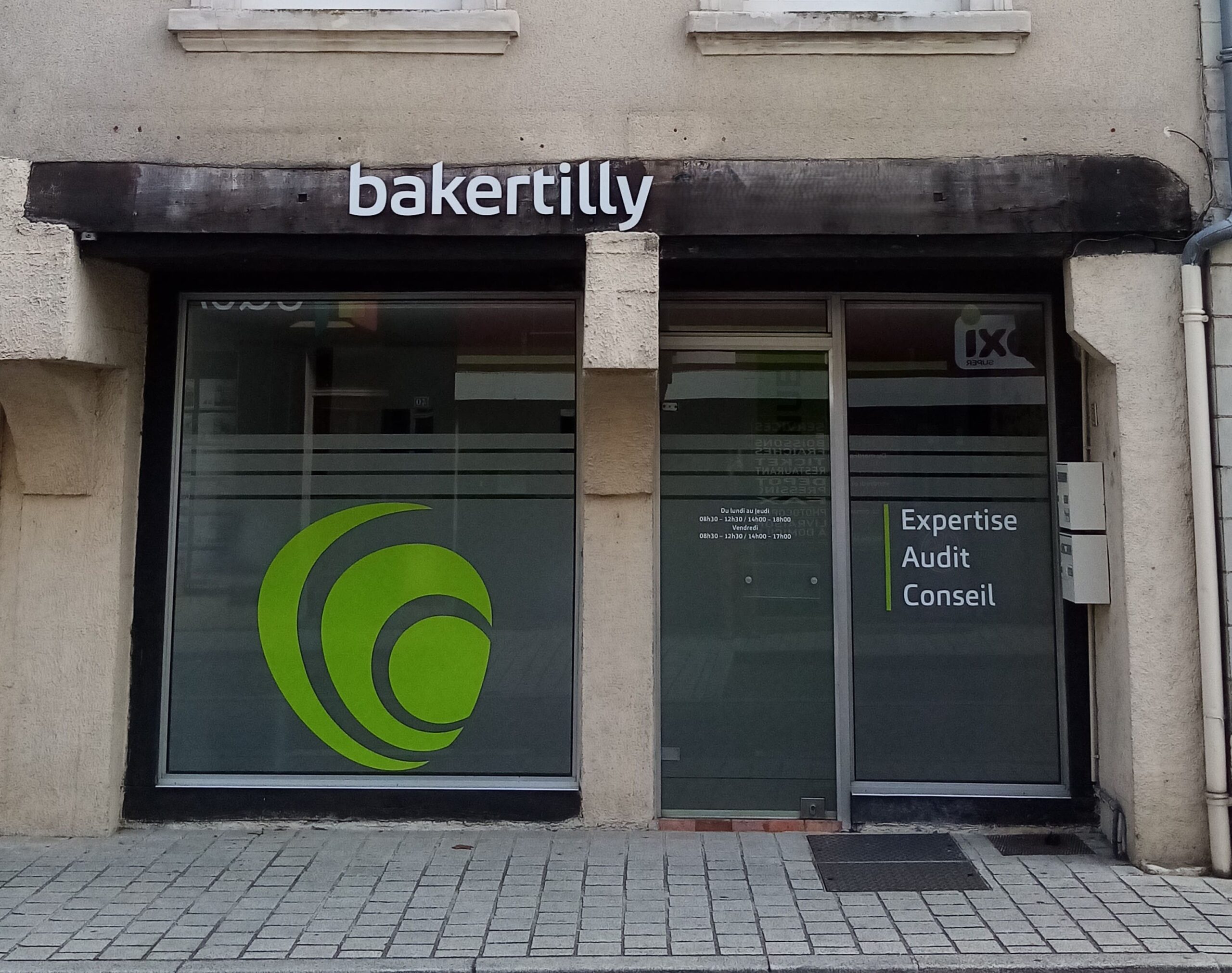 vue extérieure bureau baker tilly le lion d'angers