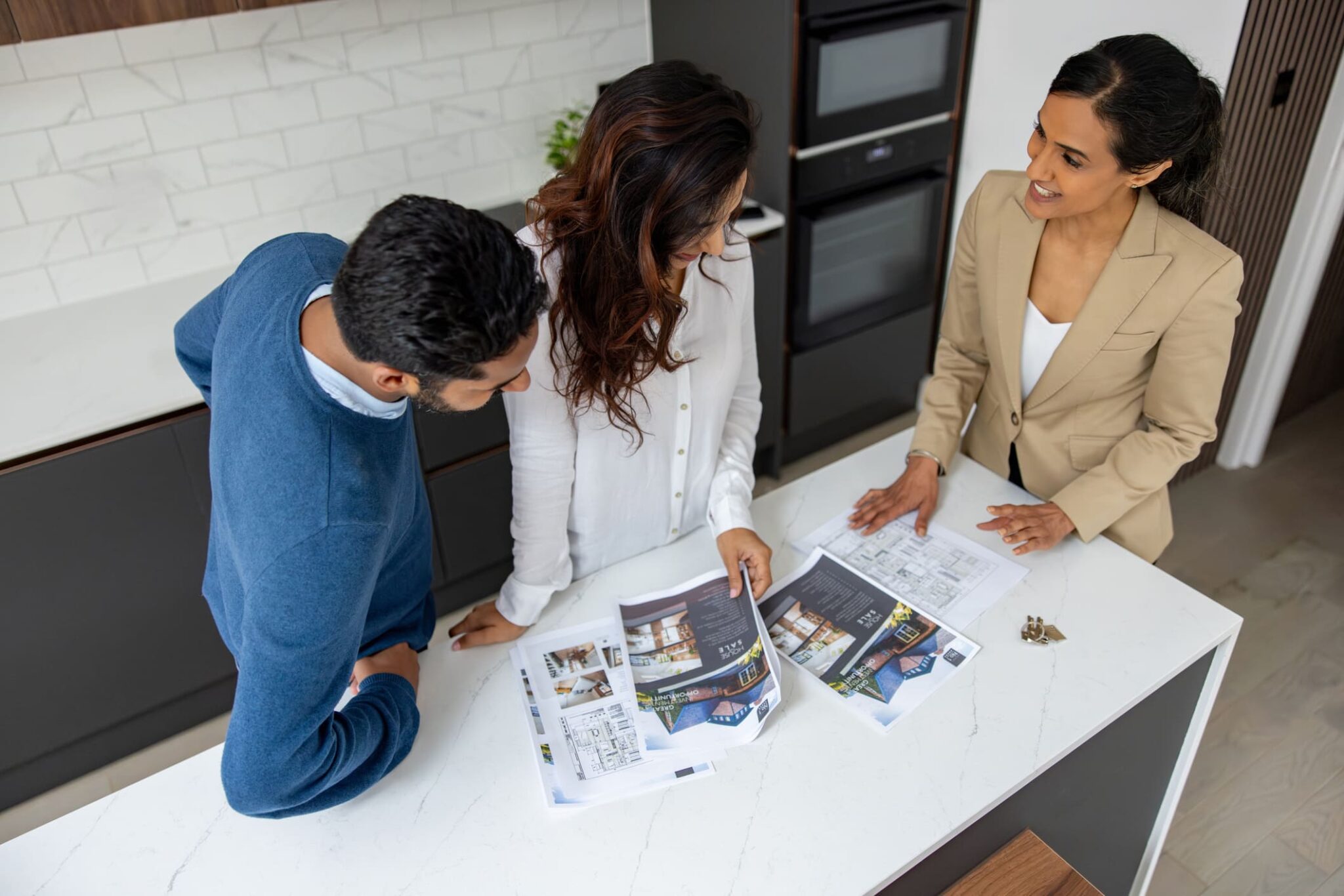 rendez-vous expertise immobilière LMNP entre agent et particuliers