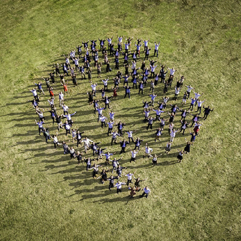 Logo Baker Tilly par des personnes