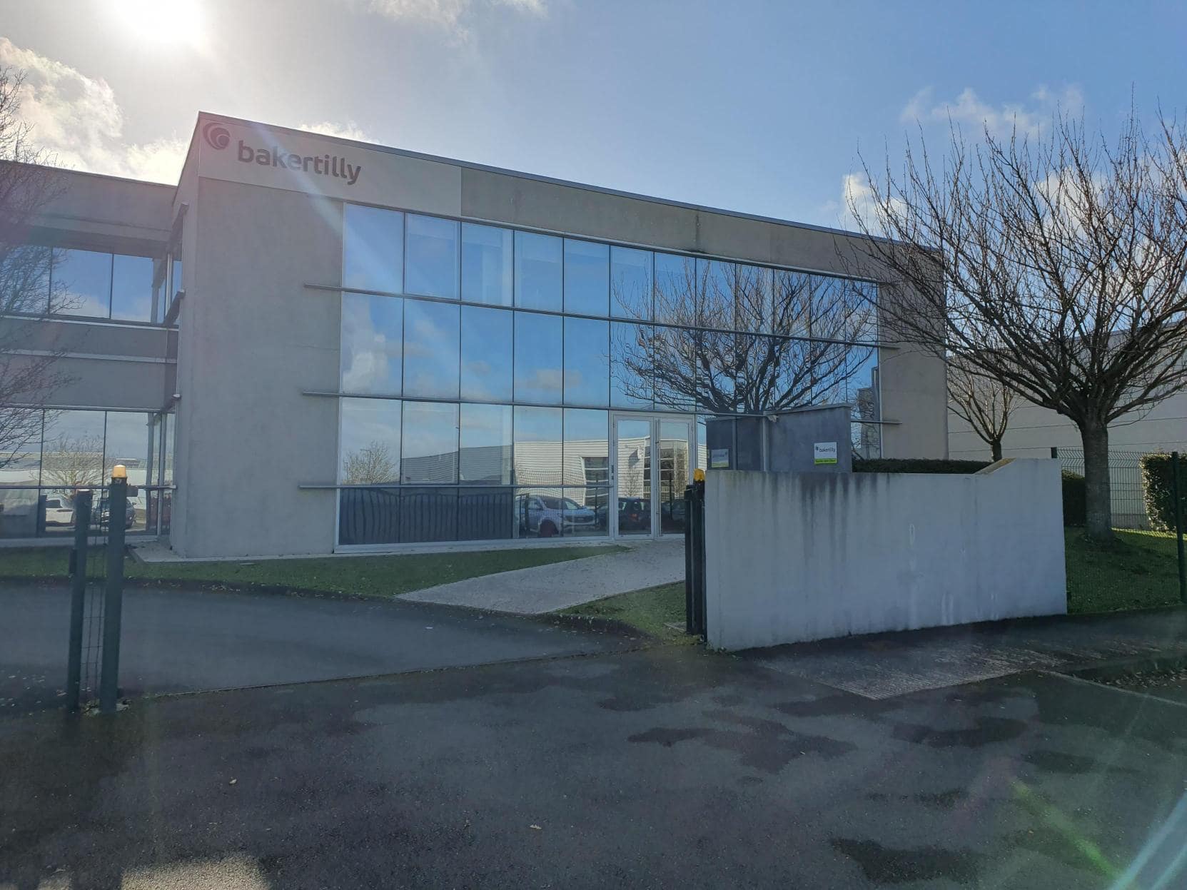 vue extérieure bureau baker tilly la rochelle